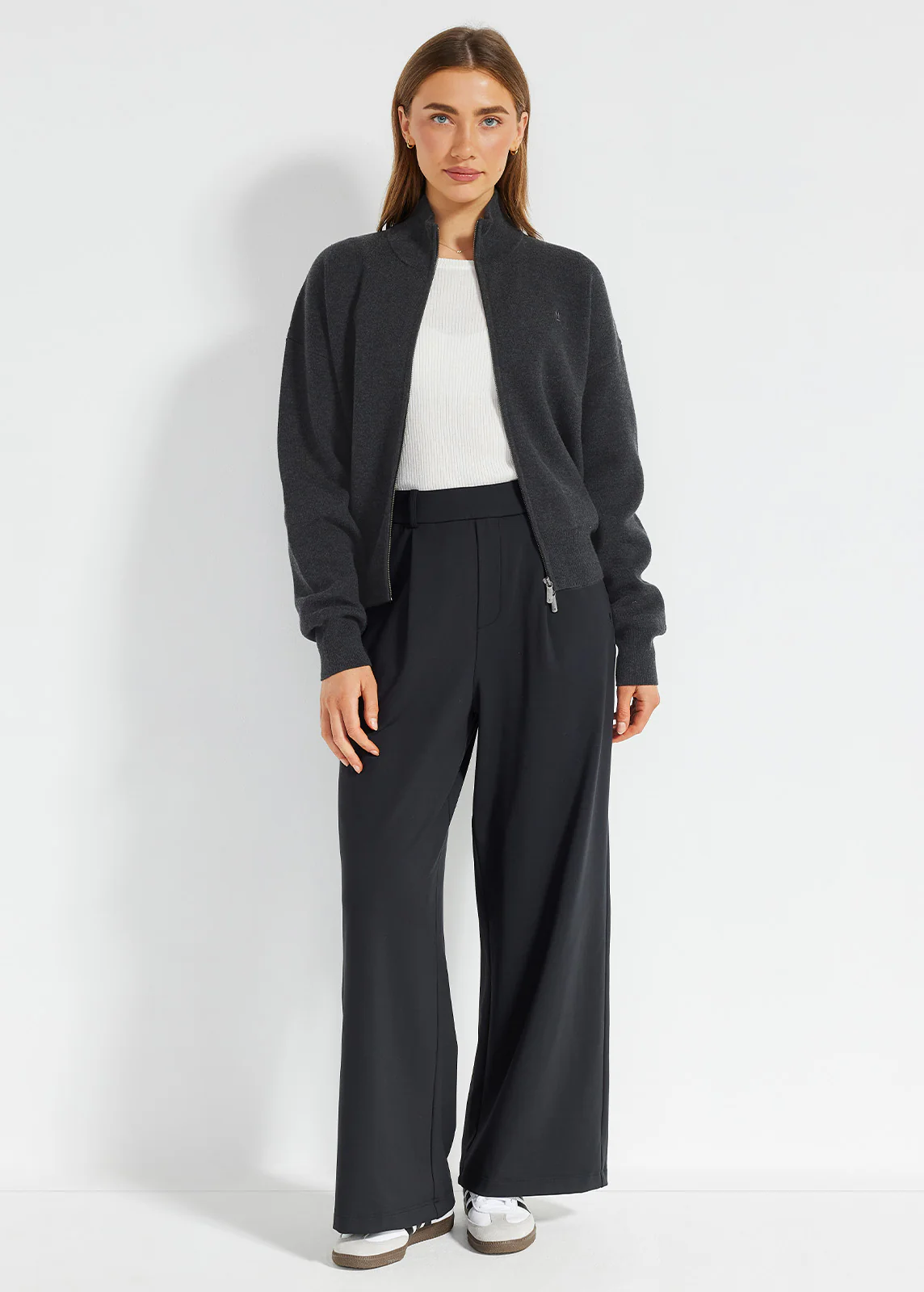 Everyday Short Cardigan - Image 5